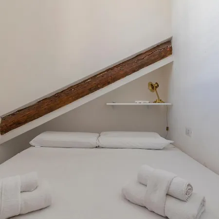Apartment Lovely - Duomo - Amedei *
